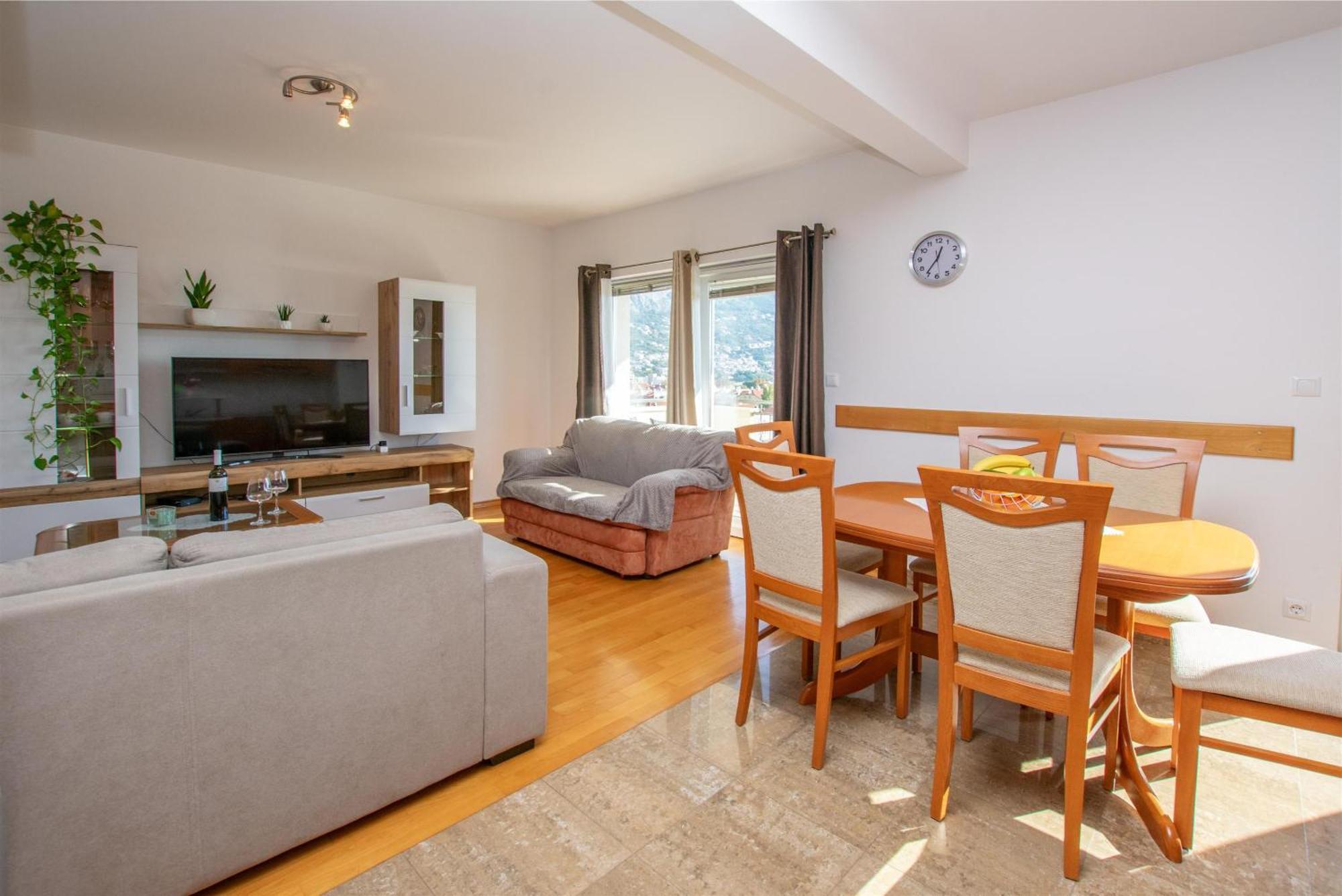 Apartment Zdravko Omiš Esterno foto