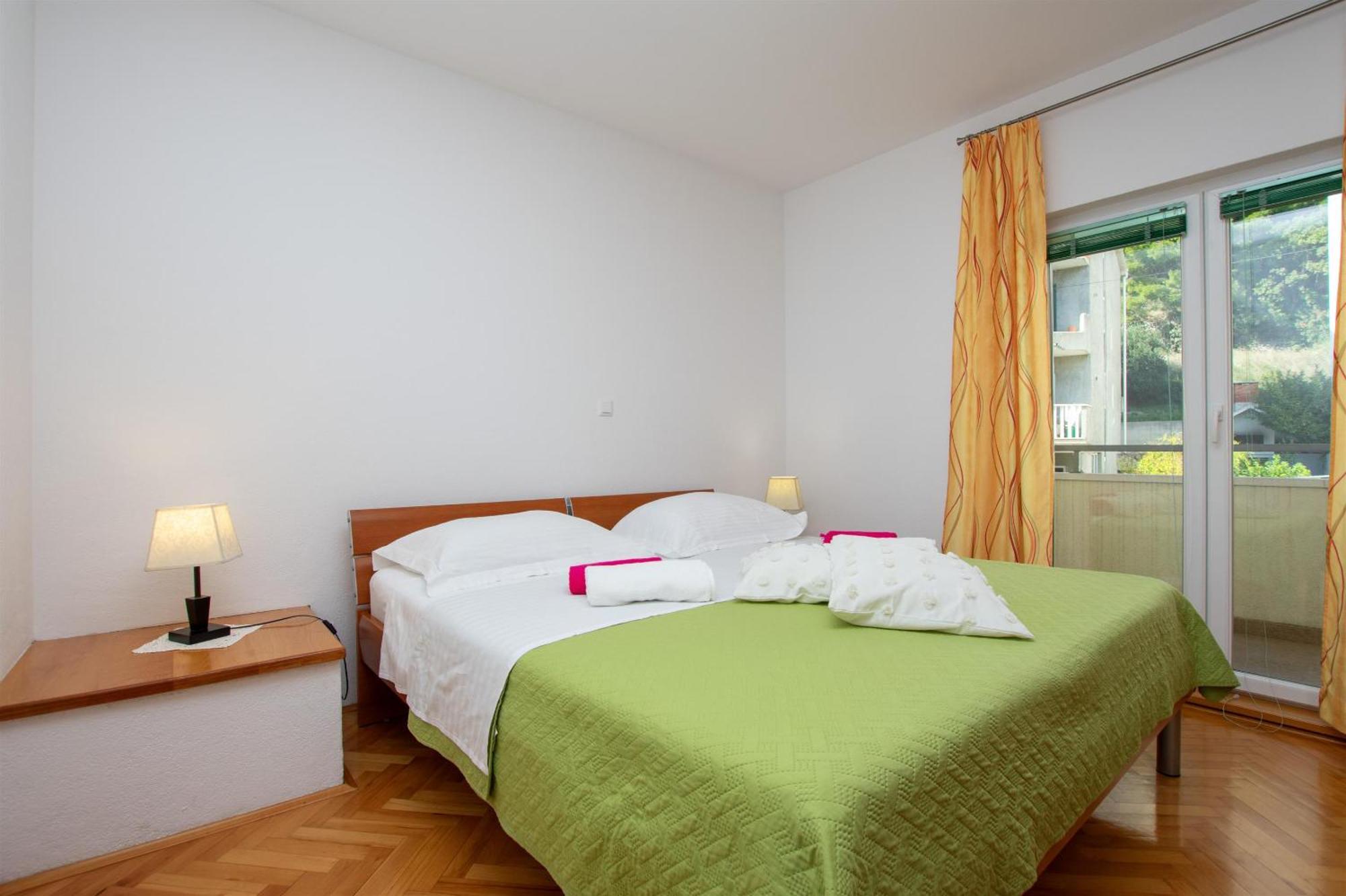 Apartment Zdravko Omiš Esterno foto