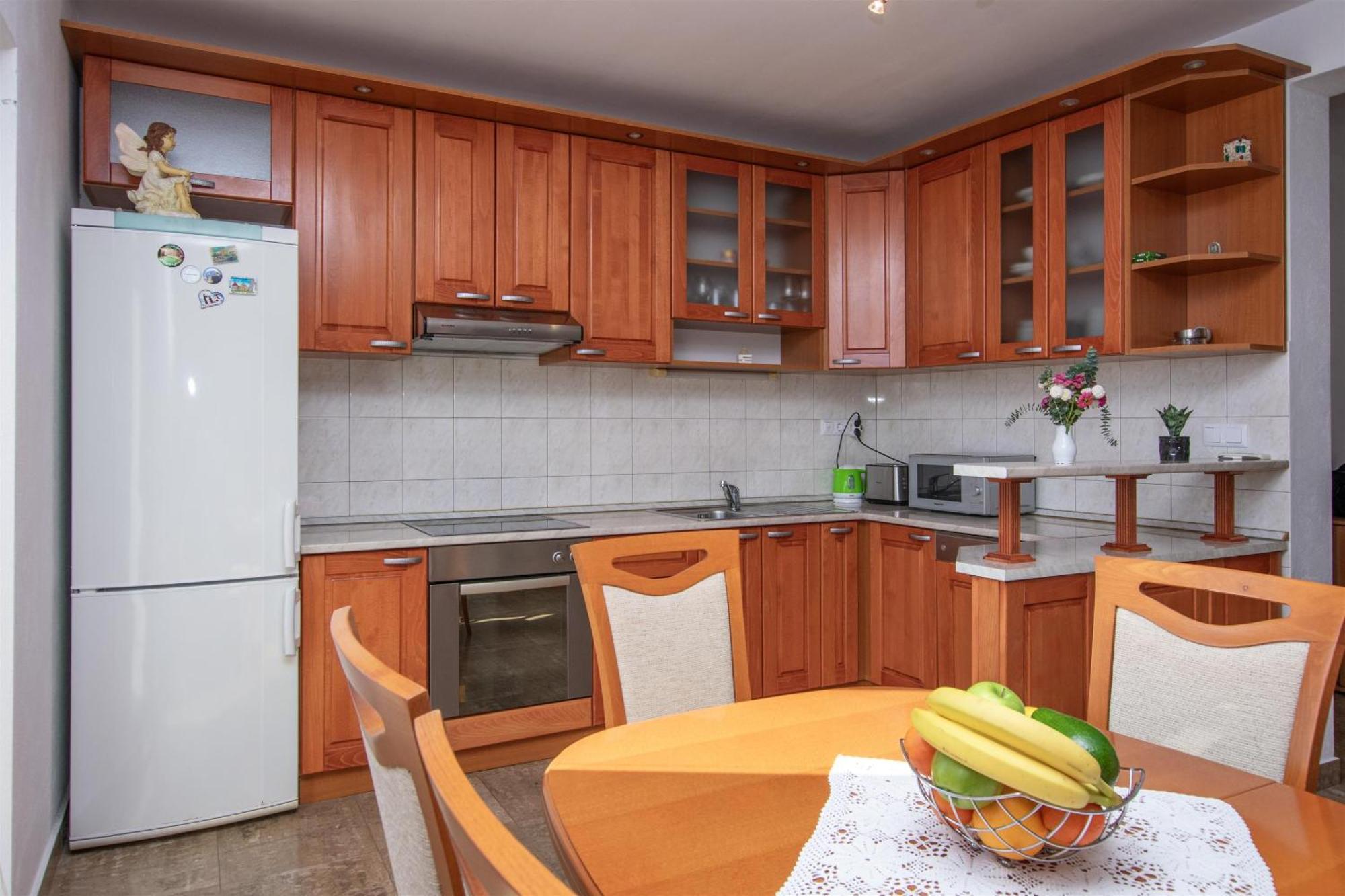 Apartment Zdravko Omiš Esterno foto