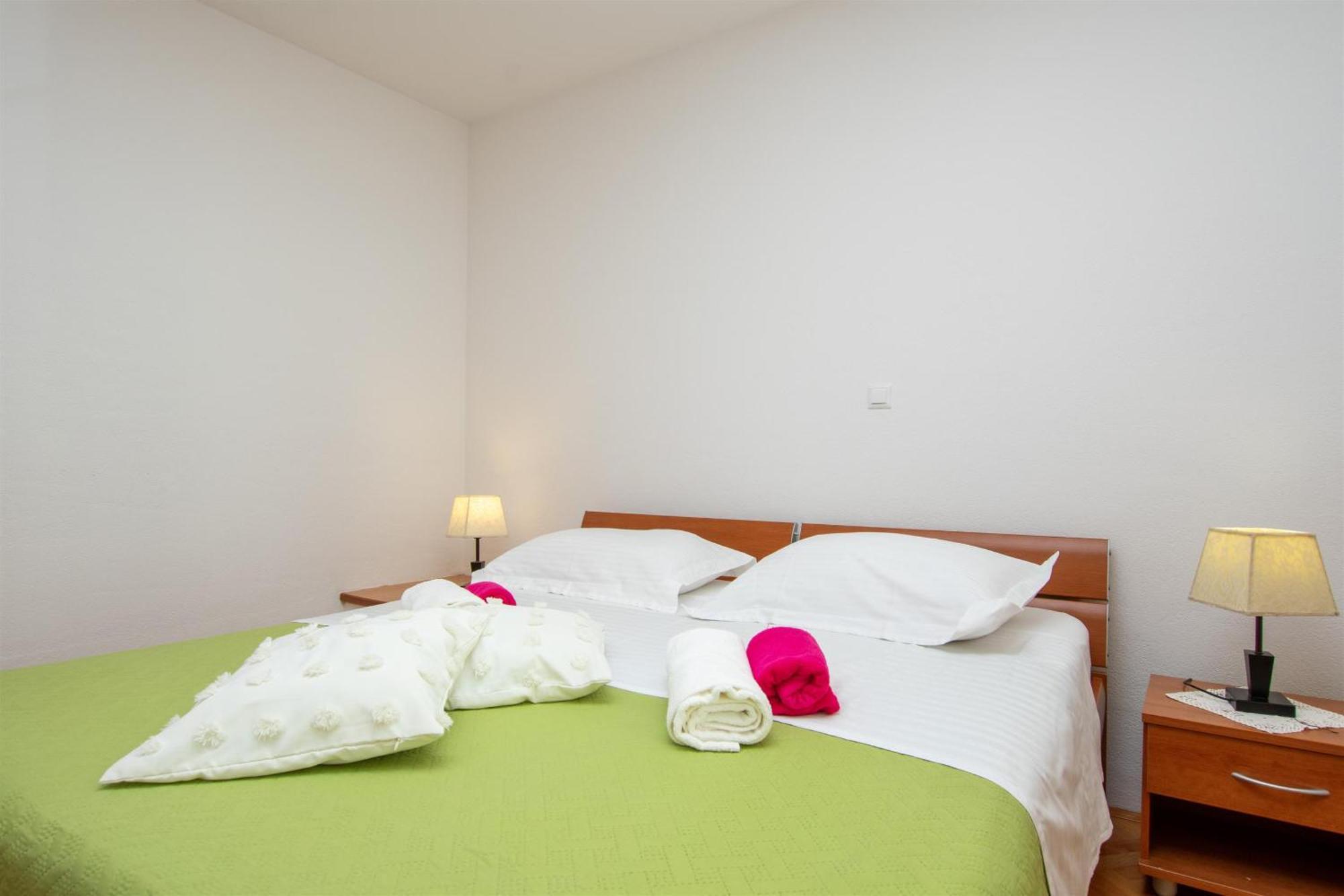 Apartment Zdravko Omiš Esterno foto